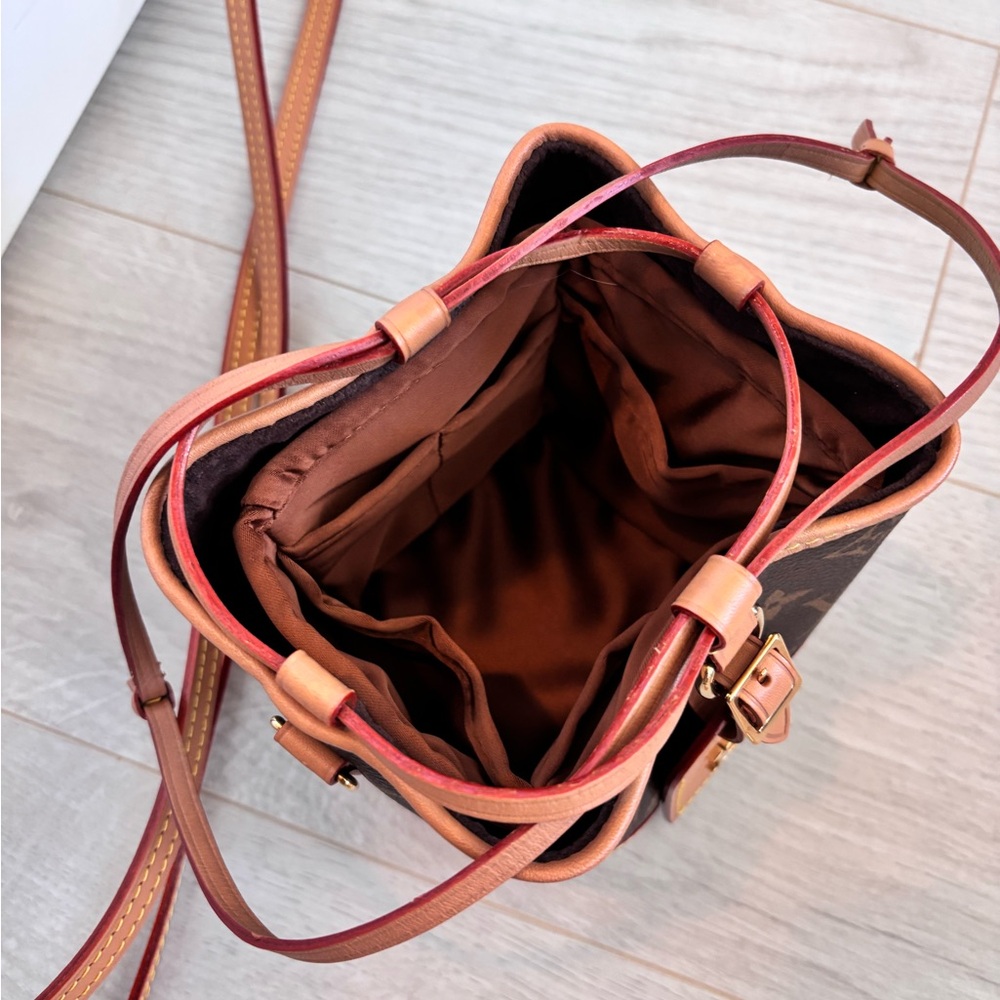 Louis Vuitton noe purse - Picture 11 of 16
